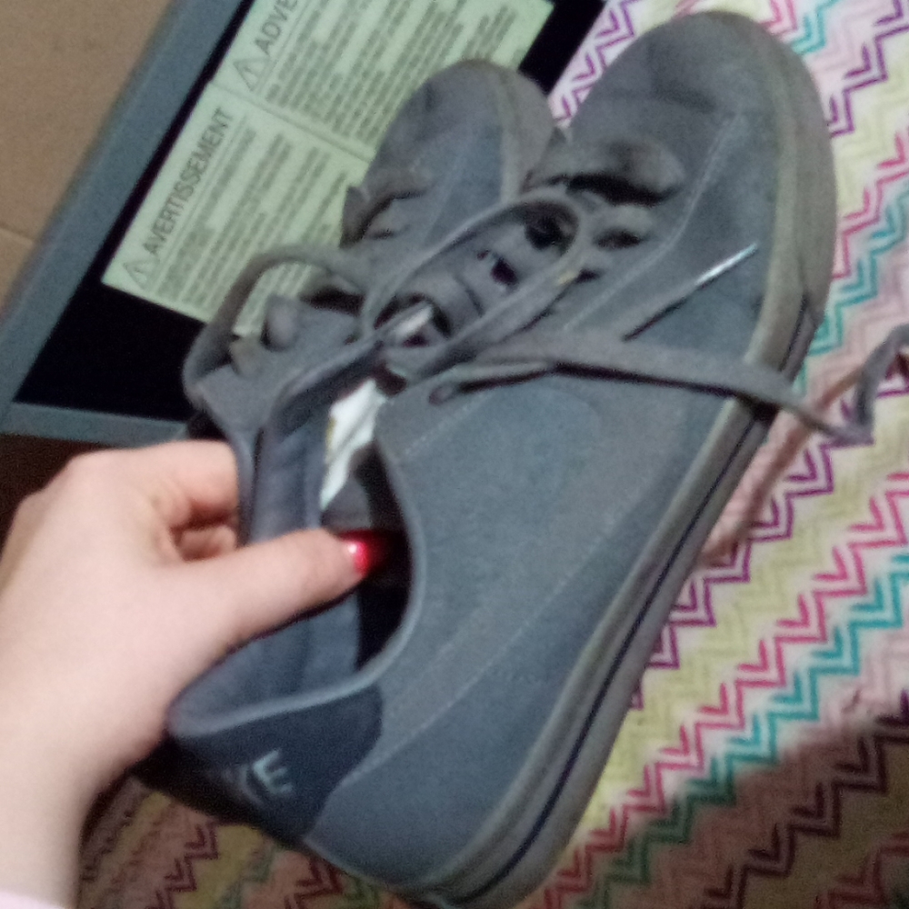 Shoes - Picture 3 of 6